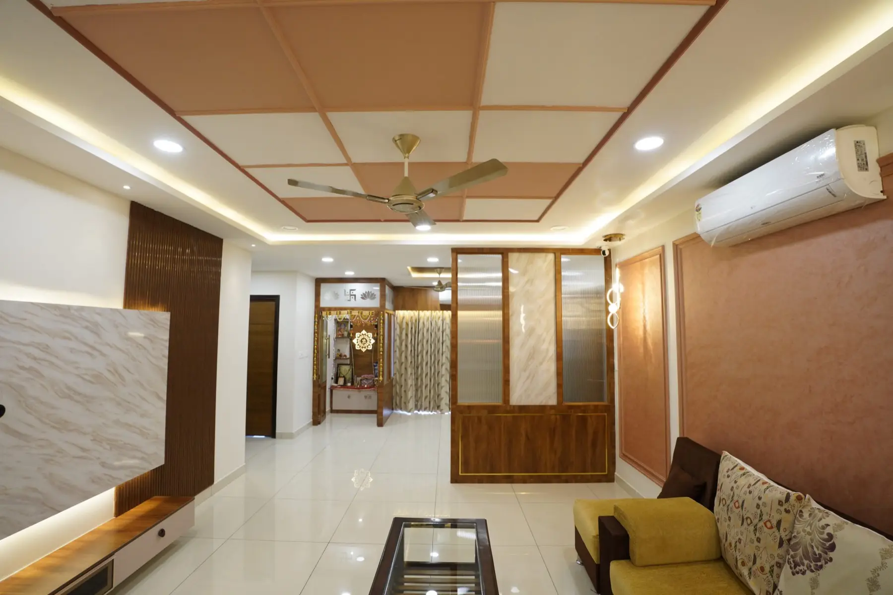 Vishal Meghani, Living room · Hyderabad by Simplify Home